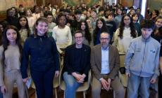 Gli studenti delle medie intervistano il sindaco Guerra e il direttore della Gazzetta Rinaldi sulla citt&agrave; del futuro e sull'informazione