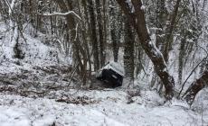 Auto fuori strada a Ballone di Corniglio: ferito un infermiere