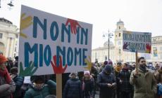 "Restiamo umani": anche a Parma la catena della pace e della solidarietà Foto
