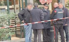 Migliora il 22enne accoltellato in via Lepido.  E rimane il giallo: conosceva il suo aggressore?
