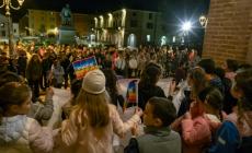 Colorata marcia della pace interreligiosa e multiculturale