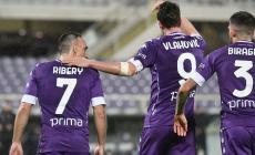 La Fiorentina si allontana dalla zona retrocessione a spese del Crotone (2-1)