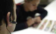 Telecamerina al posto di un bottone e auricolare nascosto: ecco l'esame della patente con il suggeritore