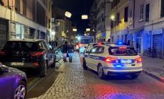 Tenta scippo ma viene riempito di botte: inferno in via Imbriani