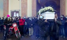 Gli amici al funerale: «Angelo, dai gas anche da lassù»