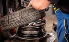 Allarme sicurezza: "Stop a gommisti abusivi"