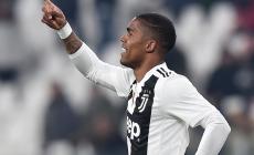 Douglas Costa, incidente in auto per il calciatore della Juve: illeso
