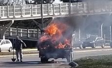 Camioncino in fiamme: traffico in tilt in via Emilio Lepido e tangenziale nord in tarda mattinata