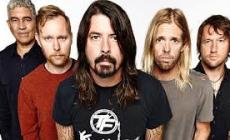 Foo Fighters, esce il nuovo album "Medicine at Midnight"