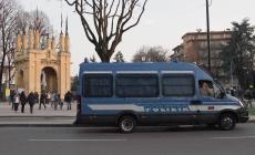 Su 7 minivan di tifosi della Spal la polizia trova tubi di gomma, petardi e sfollagente: scontro evitato Video