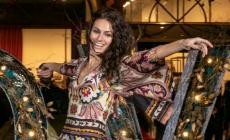 L'influencer Paola Turani si racconta: le giornate in tuta e il suo matrimonio con tre abiti