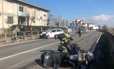 Via Mantova, schianto contro un'auto: motociclista in gravi condizioni - Foto