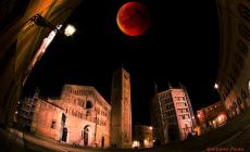 Nel cielo di gennaio Superluna rossa ed eclissi totale