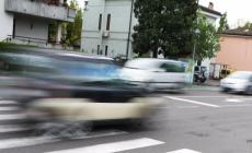 Via Emilia Ovest, pedone investito da un'auto mentre attraversa sulle strisce