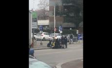 Scooterista cade  in  via Emilia Est, se la cava con un grosso spavento - Foto 