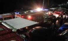 Brucia capannone nel Pavese, si teme danno ambientale. Cento evacuati Video