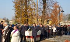 L'addio a Nicolas, morto a vent'anni in un incidente: chiesa gremita a Roncole Verdi