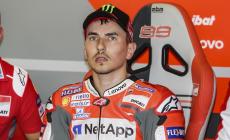 A Misano la pole a Lorenzo, poi Miller. Rossi &egrave; settimo