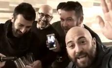 Lele Spedicato a sorpresa in un video di auguri dei Negramaro