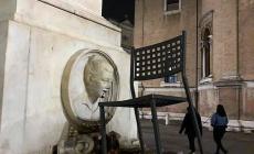Vandali in piazza della Steccata nella notte