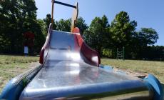 Nuovi giochi per i bimbi: sostituiranno quelli obsoleti in varie aree verdi della città 