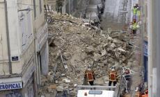 Crollo di tre  edifici a Marsiglia. I media: "Anche una giovane italiana tra i dispersi"