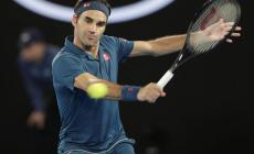 Doha: Federer vince al rientro, ma fatica con Evans