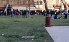 Folla in piazzale della Pace - Fotogallery