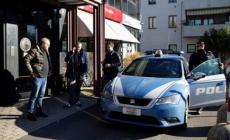 Oltre alla cassa derubato anche un cliente