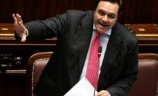 Clemente Mastella operato a Roma dopo l'incidente