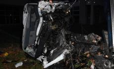 Scontro auto-camion tra Sanguinaro e Parola: un morto e un ferito grave. Via Emilia bloccata per ore 