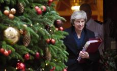 Brexit, la May sopravvive alla mozione di sfiducia