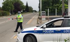 In 15 a giocare a biliardo dentro al bar senza mascherina: scoperti dalla polizia locale