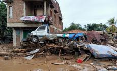 Indonesia: oltre 70 morti nelle inondazioni