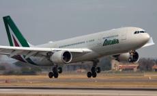 Alitalia, arrivati i ristori: ora pagherà gli stipendi di marzo
