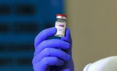 Richiamo di AstraZeneca con un altro vaccino: al via i test