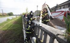 Ponte Verdi: materasso in fiamme sotto un'arcata
