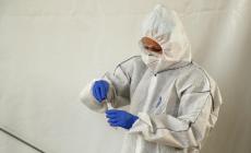 Risale il numero di positivi a Parma: + 130. E si conta un nuovo decesso