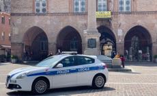 Espulso dall'Italia, vendeva fazzolettini in centro