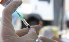 Vaccino: le persone in grave sovrappeso possono prenotare in farmacia 