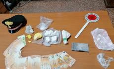 In auto pochi grammi, ma a casa aveva mezzo chilo di cocaina e 10mila euro in contanti: arrestato