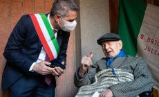 La medaglia al comandante partigiano Bruno, quel 25 aprile fra i primi ad arrivare in piazza Garibaldi