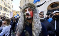 No mask a cena nel locale dello 'sciamano', 57 multati