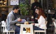 Bar e ristoranti, la pioggia frena le riaperture