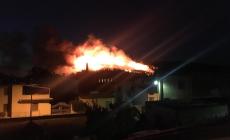 Incendio nel Pisano: ancora fiamme alte