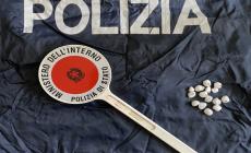 Aveva diverse dosi di Shaboo nascosti in due piccole torce: arrestato spacciatore