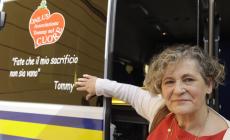 Il nome di Tommy torna per le strade di Parma: su un nuovo pulmino per il trasporto disabili