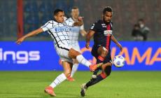 Lo 0-2 fa retrocedere in B il Crotone e porta l'Inter a un passo dallo scudetto