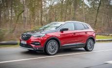 Opel Grandland X, plug-in da off-road