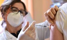Vaccinazioni anti-covid: dal 15 marzo stop al libero accesso, si accede solo su prenotazione 